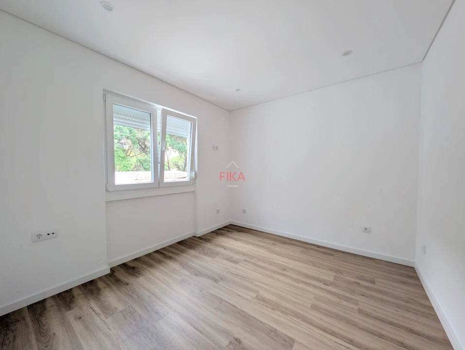 Apartamento T2 para Arrendamento em Seixal Foto 18