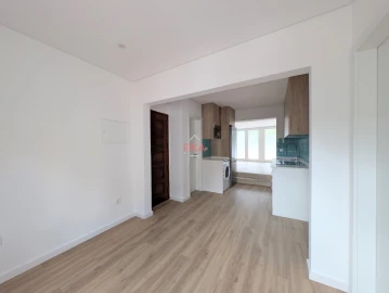 Apartamento T2 para Arrendamento em Seixal