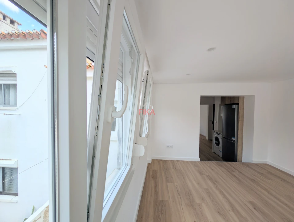 Apartamento T2 para Arrendamento em Seixal Foto 8