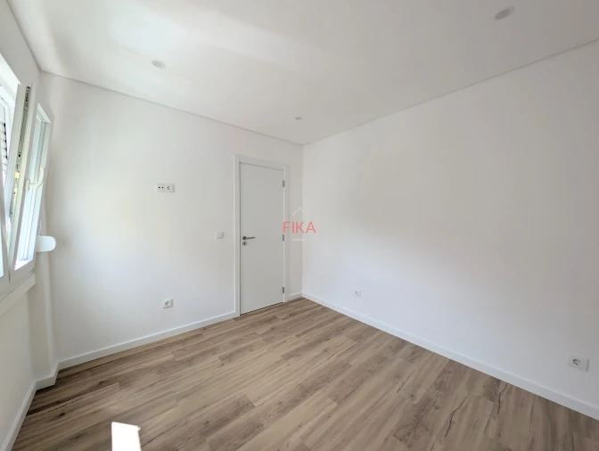 Apartamento T2 para Arrendamento em Seixal Foto 15