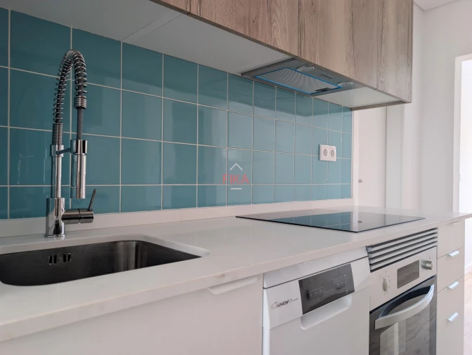 Apartamento T2 para Arrendamento em Seixal Foto 3