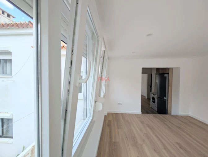 Apartamento T2 para Arrendamento em Seixal Foto 8