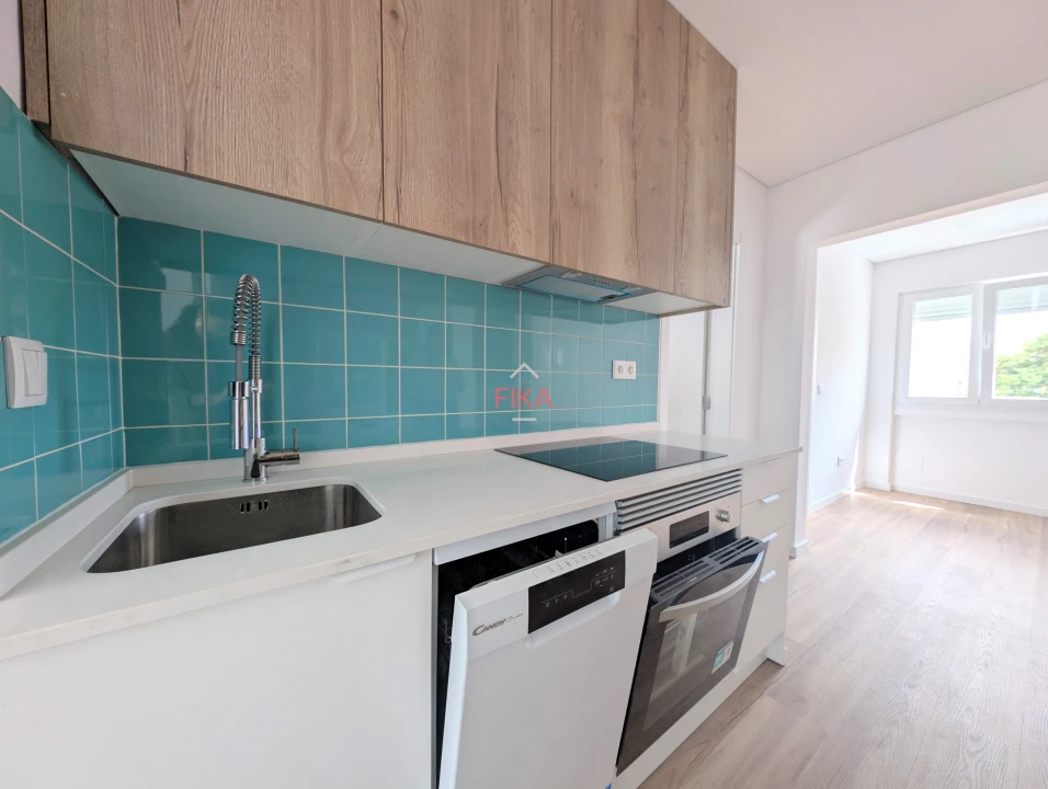 Apartamento T2 para Arrendamento em Seixal Foto 5
