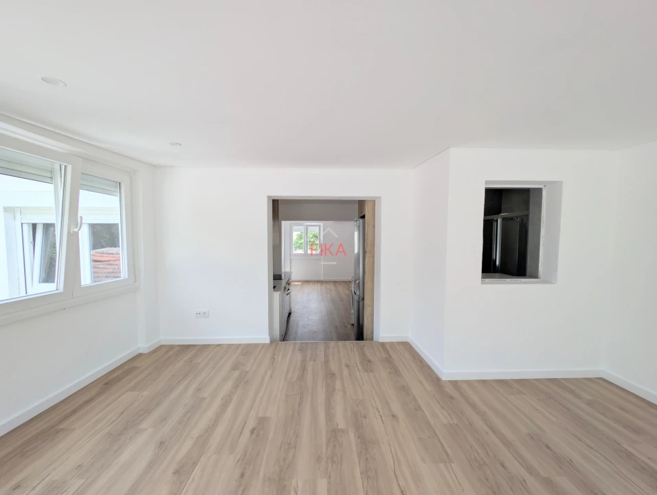 Apartamento T2 para Arrendamento em Seixal Foto 9