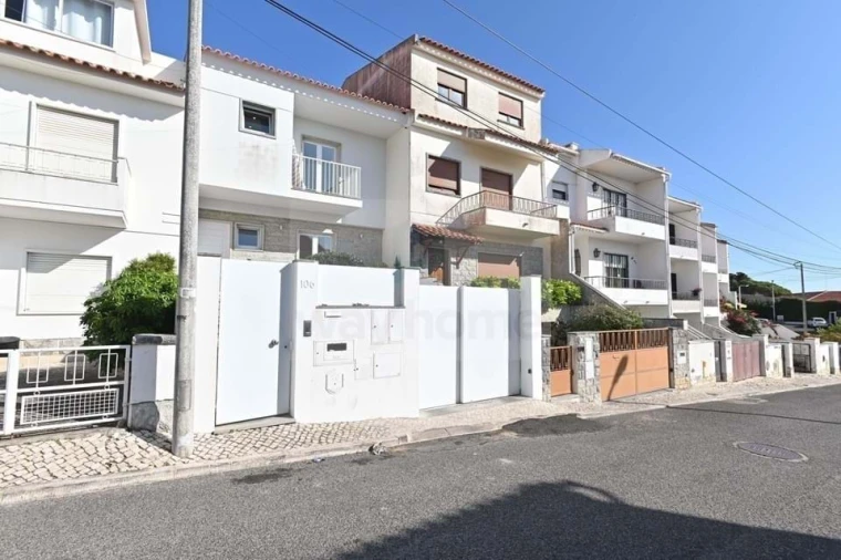 Moradia T3 para Venda em Alcabideche Foto 36