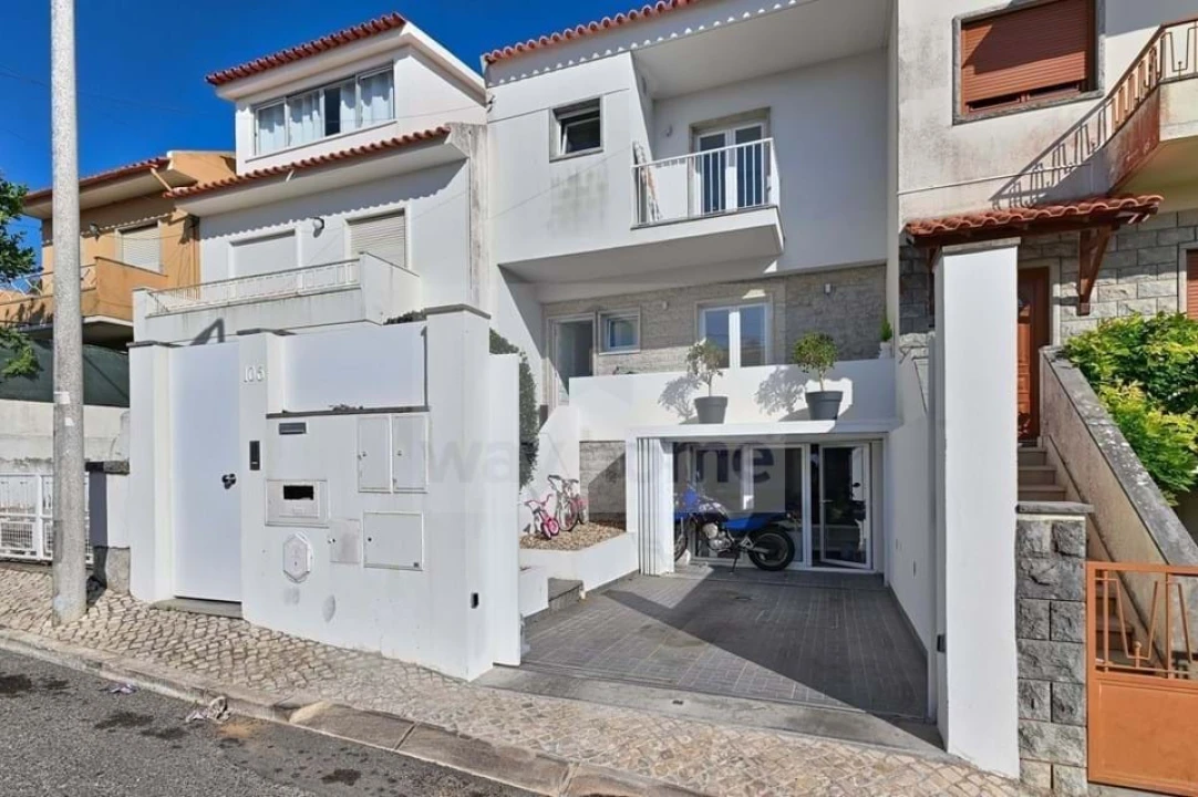 Moradia T3 para Venda em Alcabideche Foto 1