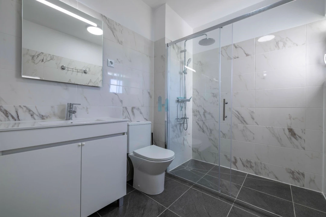 Apartamento T2 para Venda em Portimão Foto 18