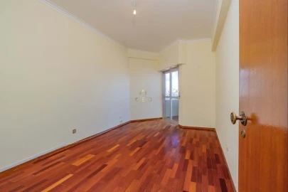 Apartamento T3 para Venda em Santa Iria de Azoia, São João da Talha e Bobadela