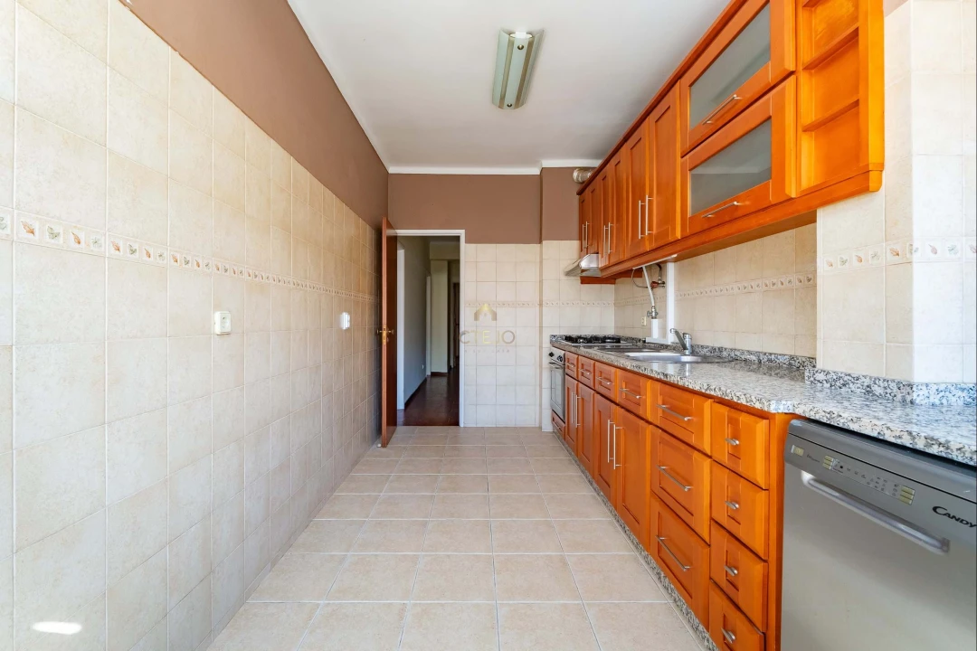 Apartamento T3 para Venda em Santa Iria de Azoia, São João da Talha e Bobadela Foto 10