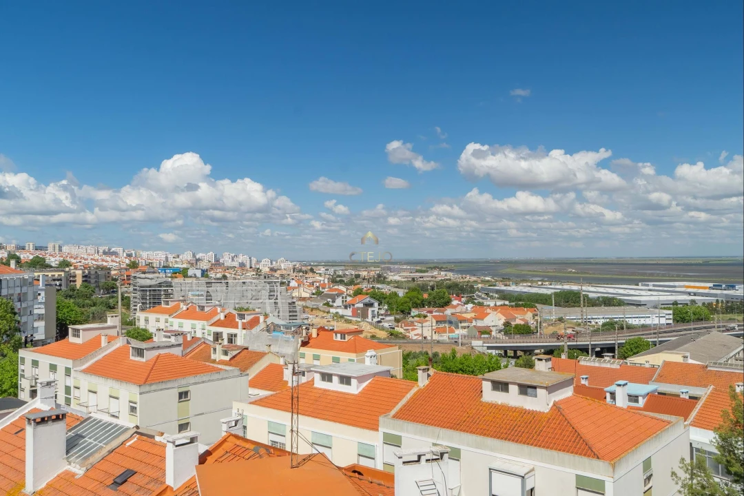 Apartamento T3 para Venda em Santa Iria de Azoia, São João da Talha e Bobadela Foto 25