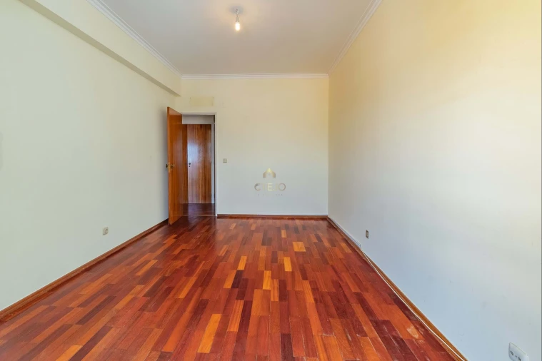 Apartamento T3 para Venda em Santa Iria de Azoia, São João da Talha e Bobadela Foto 23