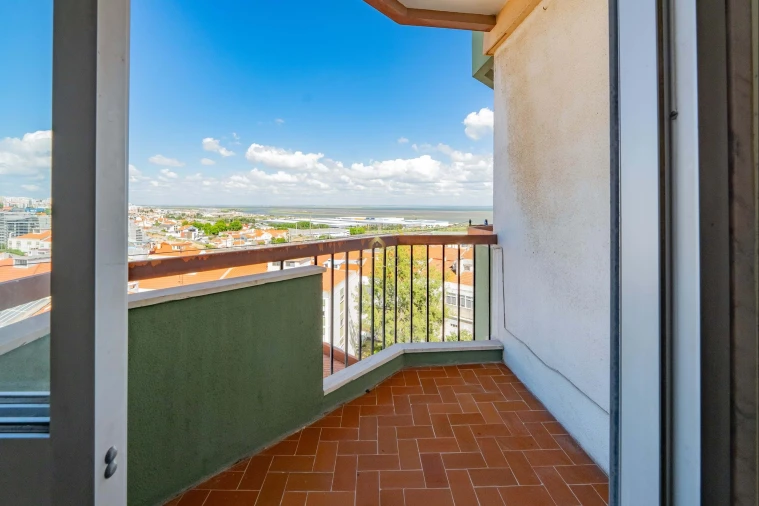 Apartamento T3 para Venda em Santa Iria de Azoia, São João da Talha e Bobadela Foto 24