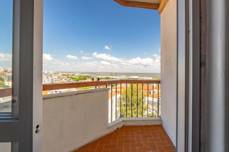 Apartamento T3 para Venda em Santa Iria de Azoia, São João da Talha e Bobadela Foto 30