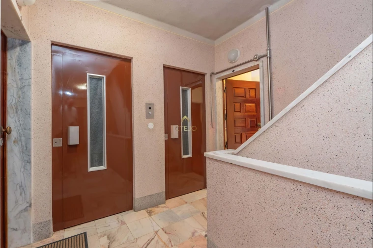 Apartamento T3 para Venda em Santa Iria de Azoia, São João da Talha e Bobadela Foto 32