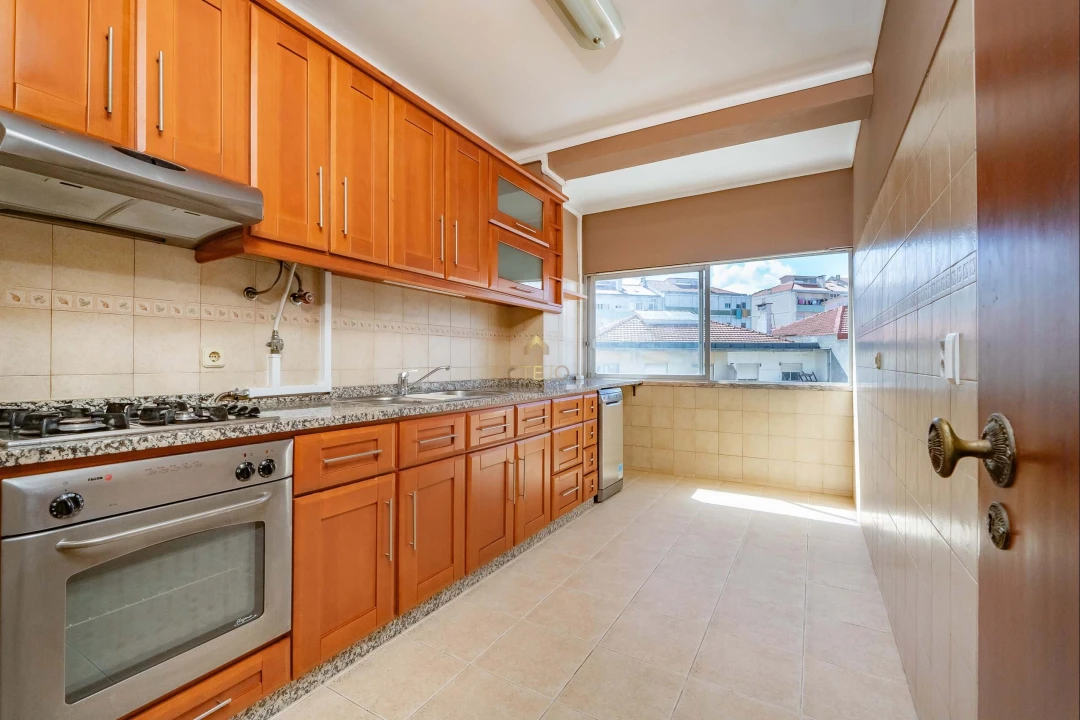 Apartamento T3 para Venda em Santa Iria de Azoia, São João da Talha e Bobadela Foto 8