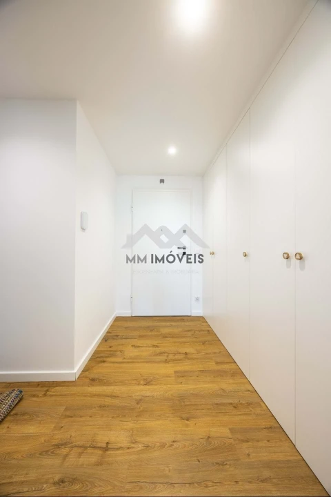 Apartamento T4 para Venda em Paranhos