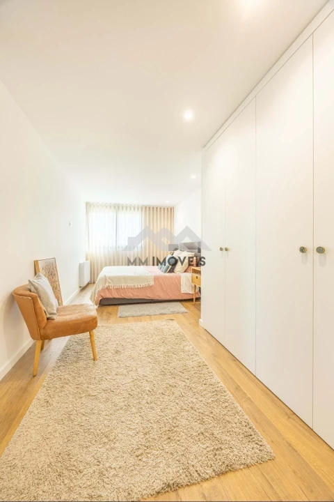 Apartamento T4 para Venda em Paranhos