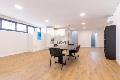 Apartamento T4 para Venda em Paranhos
