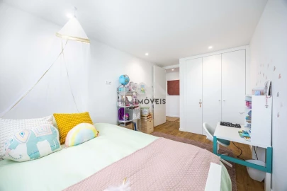 Apartamento T4 para Venda em Paranhos