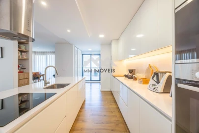Apartamento T4 para Venda em Paranhos