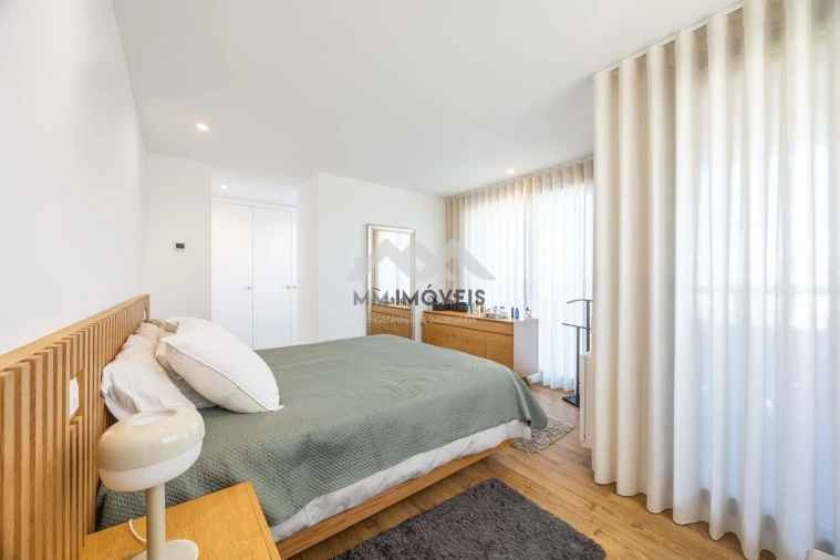 Apartamento T4 para Venda em Paranhos Foto 32