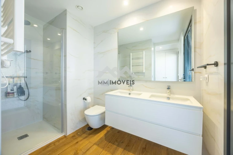 Apartamento T4 para Venda em Paranhos Foto 42