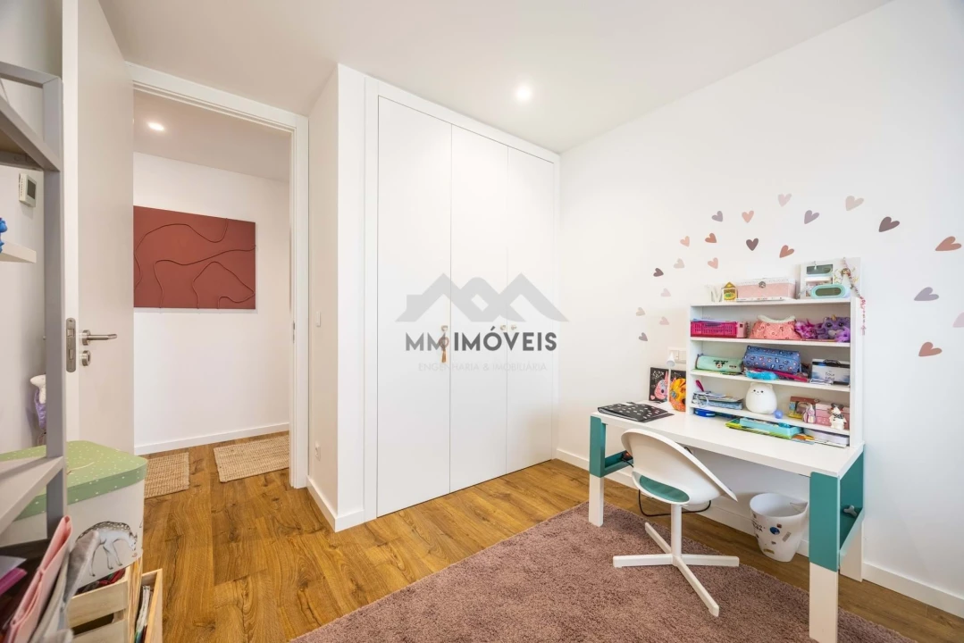 Apartamento T4 para Venda em Paranhos Foto 23