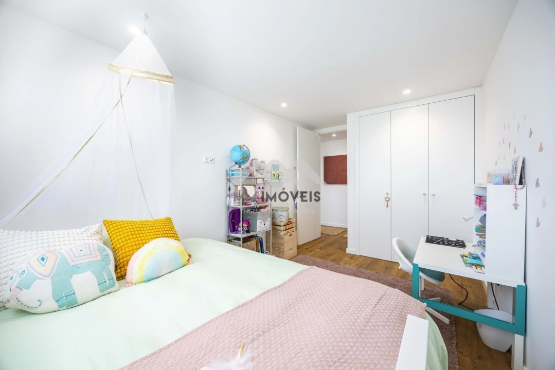 Apartamento T4 para Venda em Paranhos Foto 22