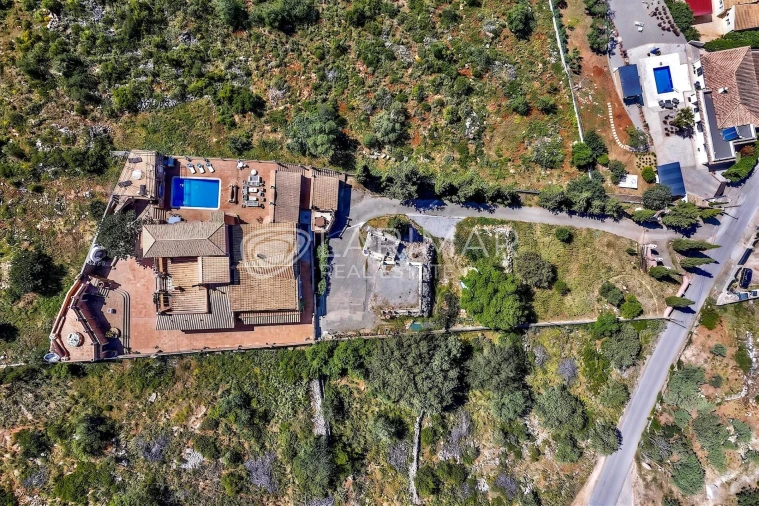 Moradia T5 para Venda em Santa Barbara de Nexe Foto 26