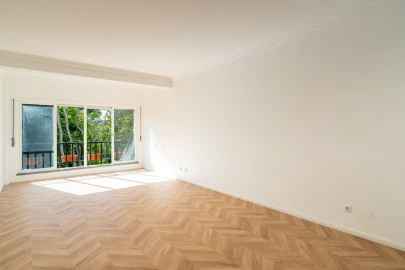 Apartamento T3 para Arrendamento em Carcavelos e Parede