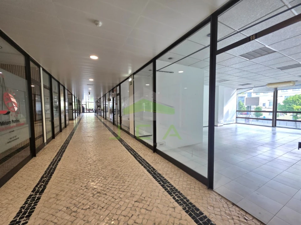 Loja para Arrendamento em Leiria, Pousos, Barreira e Cortes Foto 2