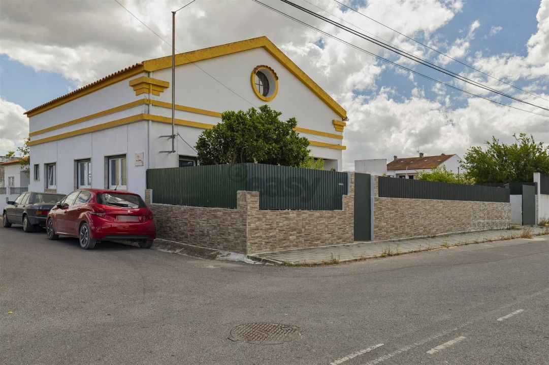Moradia T4 para Venda em Moita Foto 1