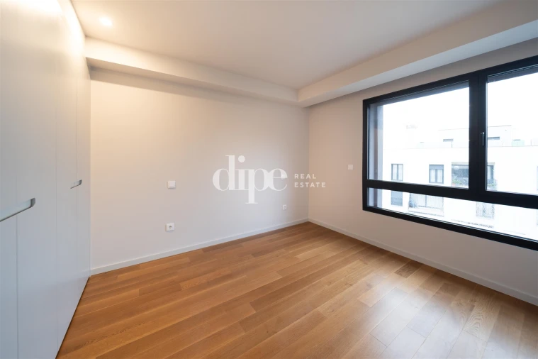Apartamento T1 para Arrendamento em Urgezes Foto 9