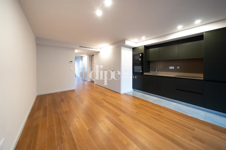 Apartamento T1 para Arrendamento em Urgezes Foto 4