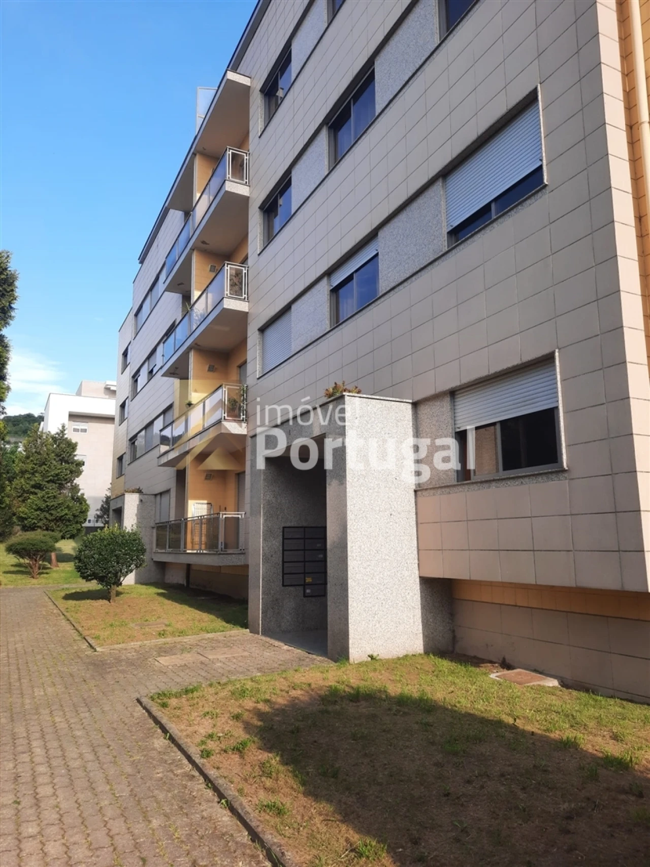 Apartamento T2 para Arrendamento em Nogueiró e Tenões Foto 22