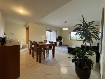 Apartamento T2 para Arrendamento em Nogueiró e Tenões