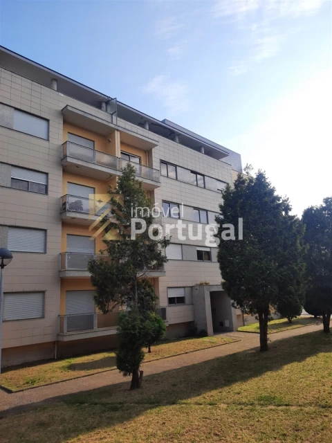 Apartamento T2 para Arrendamento em Nogueiró e Tenões