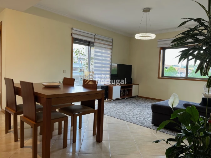 Apartamento T2 para Arrendamento em Nogueiró e Tenões