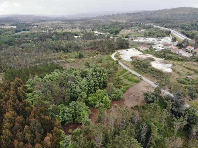 Terreno Comércio / Armazém para Venda em Quintela de Azurara Foto 7