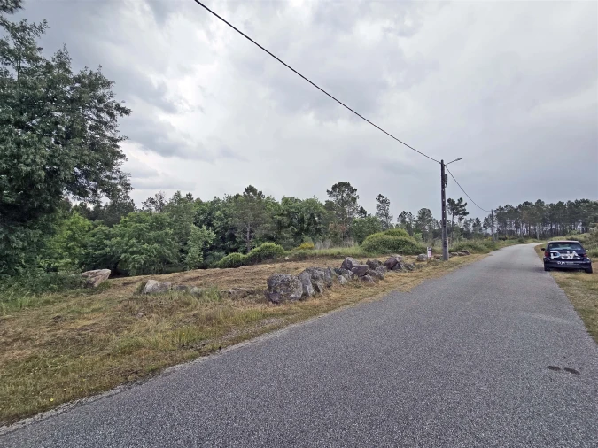 Terreno Comércio / Armazém para Venda em Quintela de Azurara Foto 8
