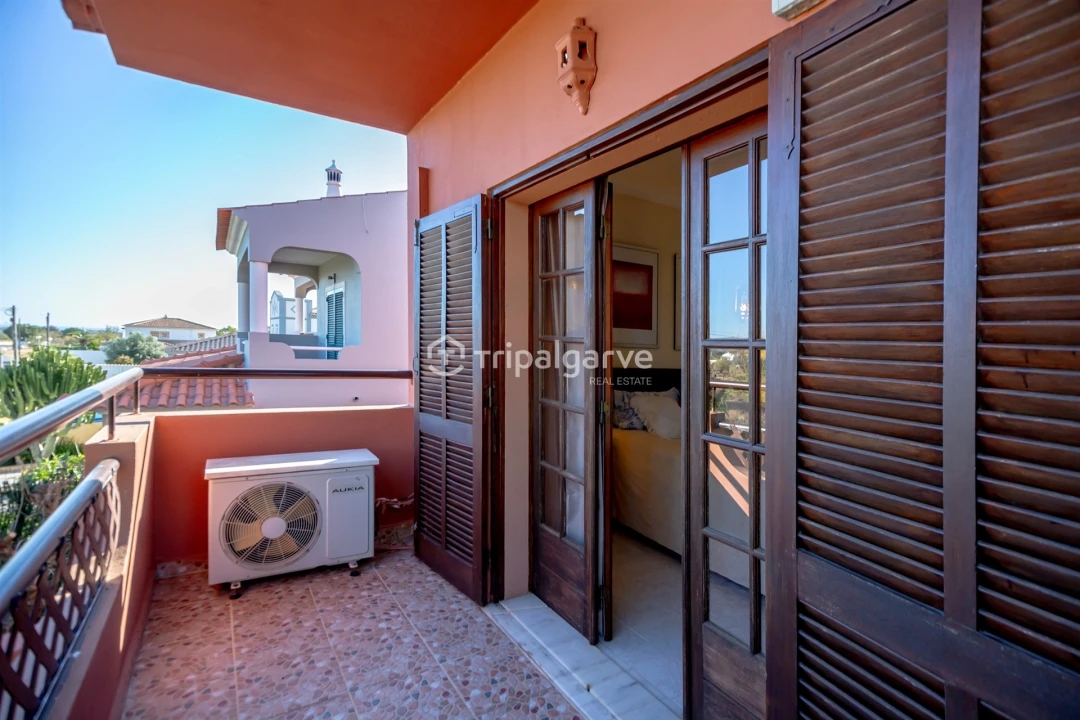 Moradia T4 para Arrendamento em Guia Foto 11