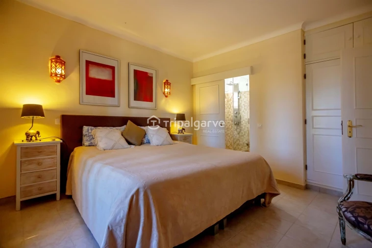 Moradia T4 para Arrendamento em Guia Foto 37