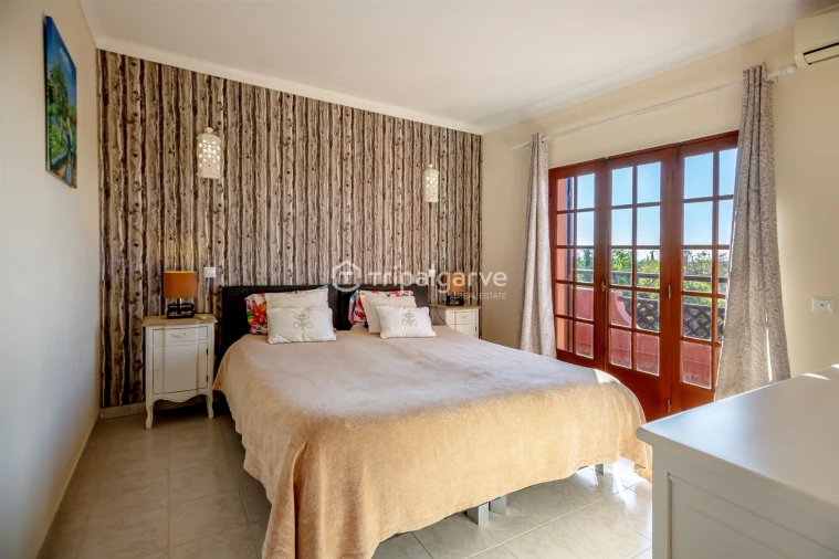 Moradia T4 para Arrendamento em Guia Foto 18