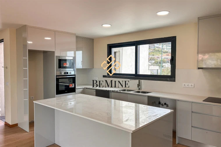Apartamento T2 para Venda em Funchal (Santa Maria Maior) Foto 13