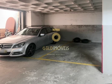Garagem para Venda em Lordelo do Ouro e Massarelos