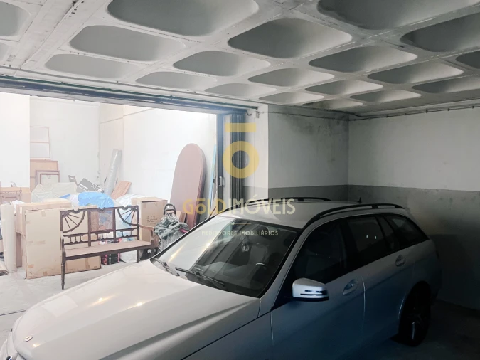 Garagem para Venda em Lordelo do Ouro e Massarelos Foto 3