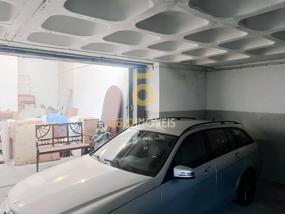 Garagem para Venda em Lordelo do Ouro e Massarelos Foto 3