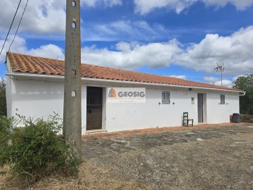 Moradia T2 para Venda em São Barnabe