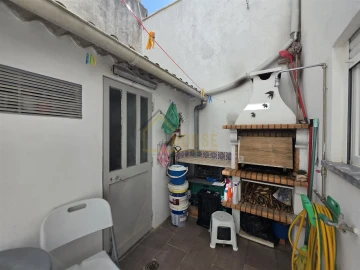 Moradia T4 para Venda em Atouguia da Baleia