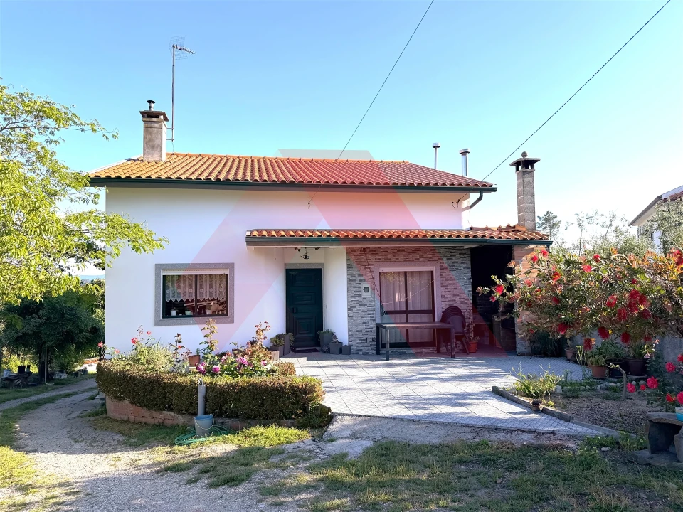 Moradia T3 para Venda em Tabua Foto 1